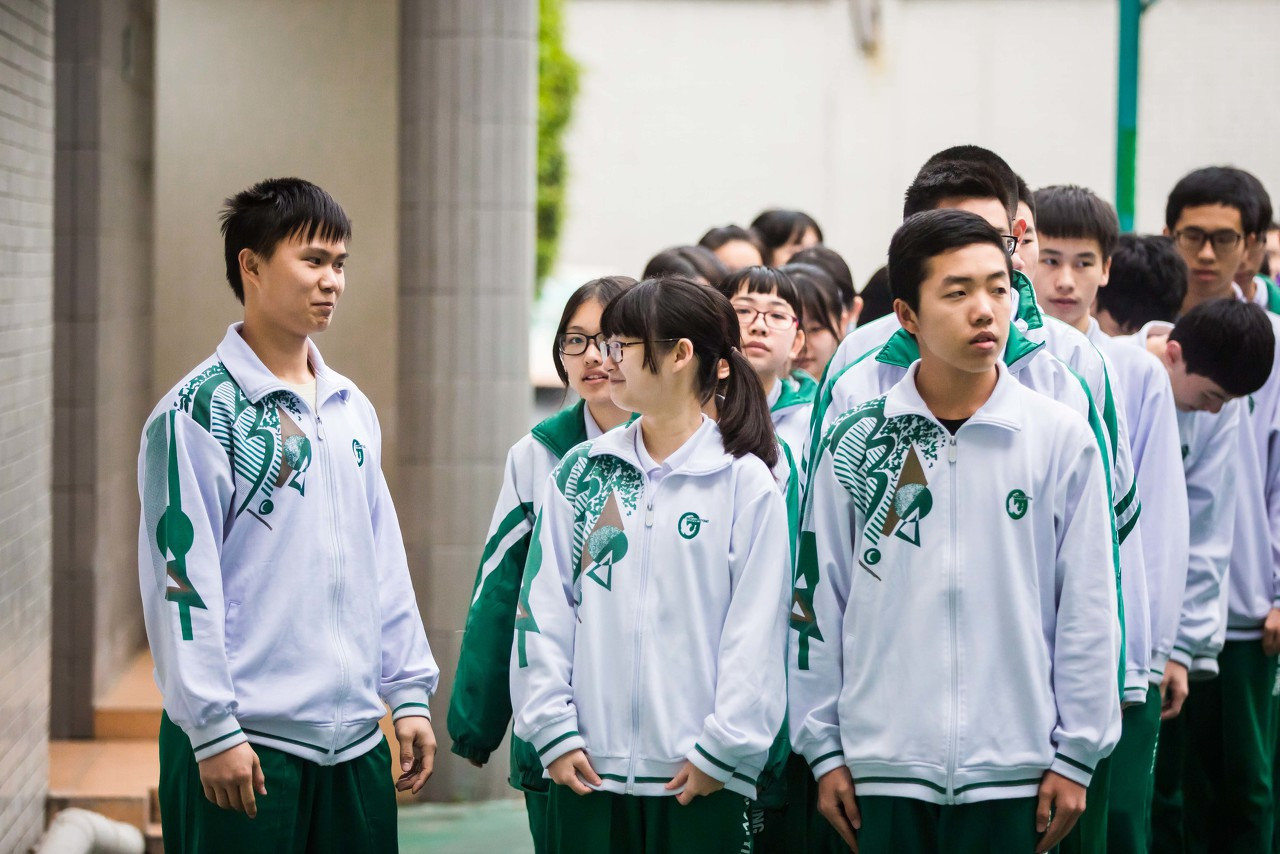 00后在线教育新视察丨超3成装置学习类APP，，，日均翻开7.5次